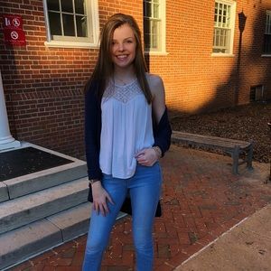 Meet your Posher, Abi